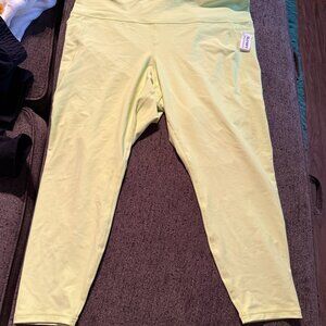 NWT Old Navy High-Rise Powersoft 7/8 Ankle Leggings
